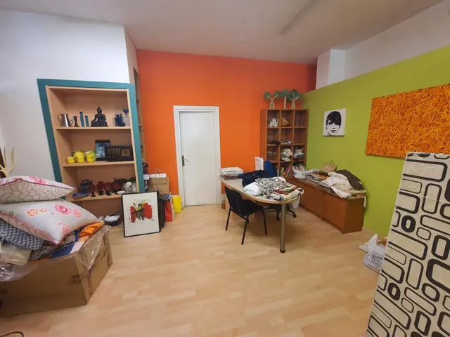 LOCAL EN VENTA UBICADO EN EL EDIFICIO PARKINSOL DE CALELLA E - foto 5