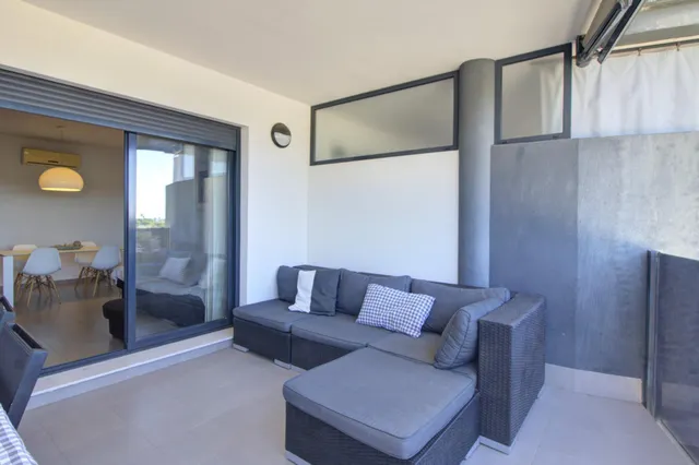 APARTAMENTO EN URBANIZACIÓN DE PLAYA DE ALMENARA — 28