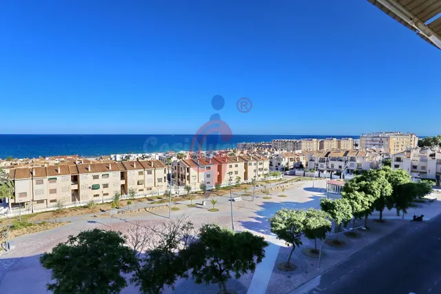 ¡Ático ÚNICO con vistas panorámicas al mar en Guardamar del 