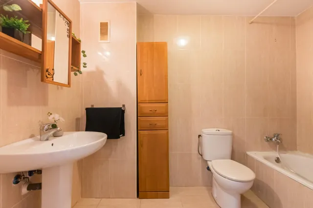 PISO EN ALCANTARILLA — 28