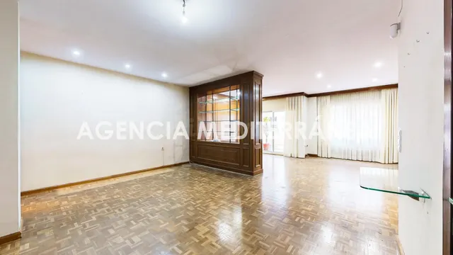 Piso en venta en Valencia, con garaje, en pleno centro de la