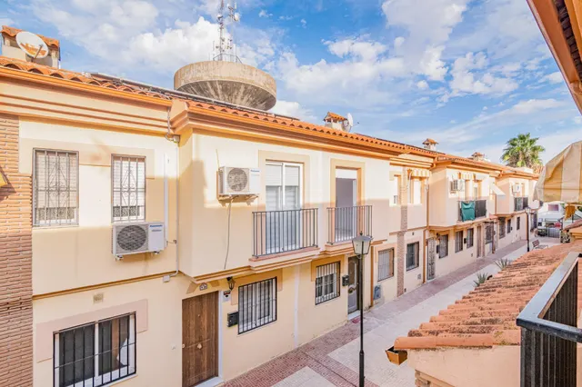 Oportunidad en venta de casa adosada de 3 dormitorios en hijar — 7