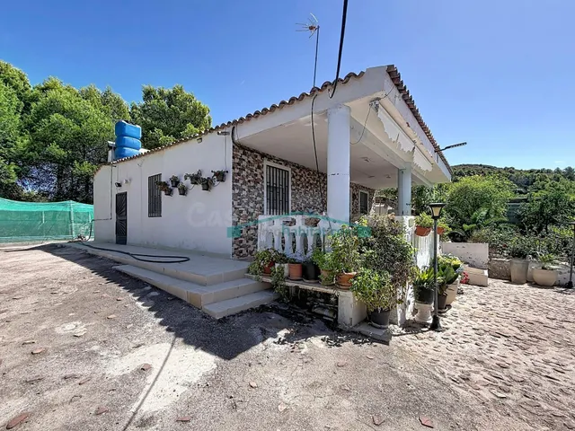 Finca rústica agraria con vivienda, piscina y 3.661 m2 en Sa - foto 2