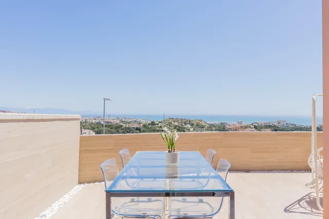 Chalet con Vistas al Mar  y la Montaña – Ubicación Privilegiada — 5