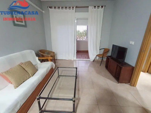 Tu Nuevo Refugio Costero: Acogedor Apartamento en Planta Baj