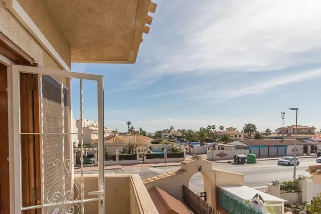 BONITO APARTAMENTO EN TORREVIEJA:3 HAB, 1 BAÑO, 1 ASEO — 10