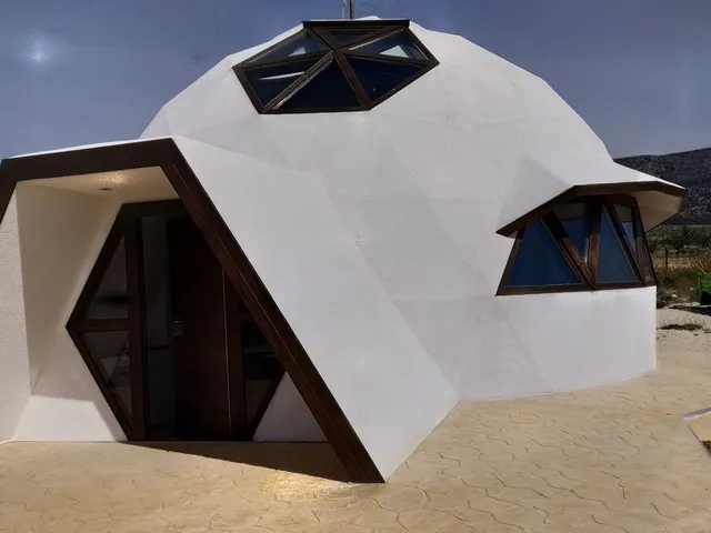 Magnifica casa geodésica — 2