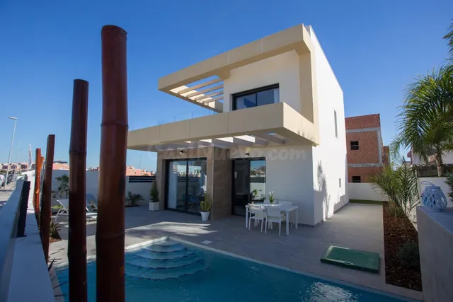 FANTASTICO CHALET DE OBRA NUEVA EN LOS MONTESINOS, ALICANTE, - foto 2