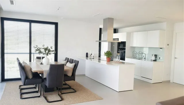 Chalet 4 habitaciones 274m² en venta - Costa del Sol — 4