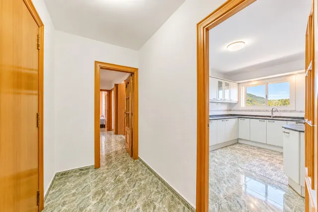 CASA FAMILIAR CON PISCINA, PRIVACIDAD Y ESPECTACULARES VISTAS A LA MONTAÑA EN LAS PALMERAS, CANYELLES — 10