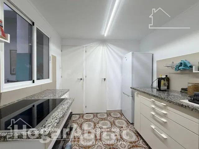 ¡UBICACIÓN IDEAL! BAJO ACOGEDOR Y LUMINOSO CON TERRAZA Y TRASTERO — 5