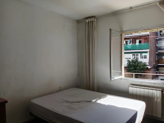 Gespain aluche-campamento, ofrece en exclusiva piso en calle ocaña — 28