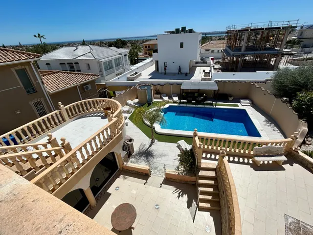 Villa 5 habitaciones 246m² en venta - Centro de la Ciudad Quesada — 46