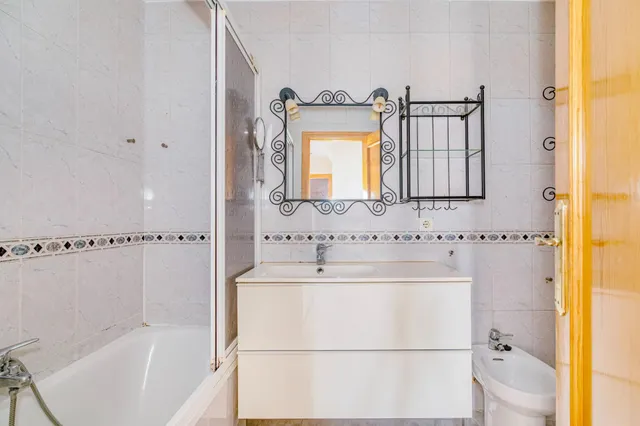 PISO DE 3 habitaciones Y COCHERA EN LA ZUBIA — 15