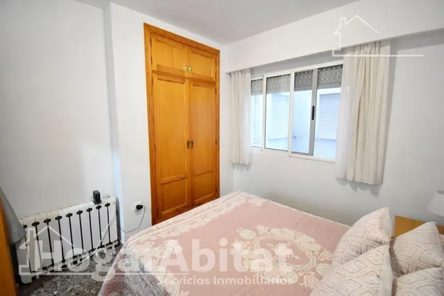 Confort y vistas al mar en este espacioso piso con balcón, gran garaje y trastero junto a la playa — 8