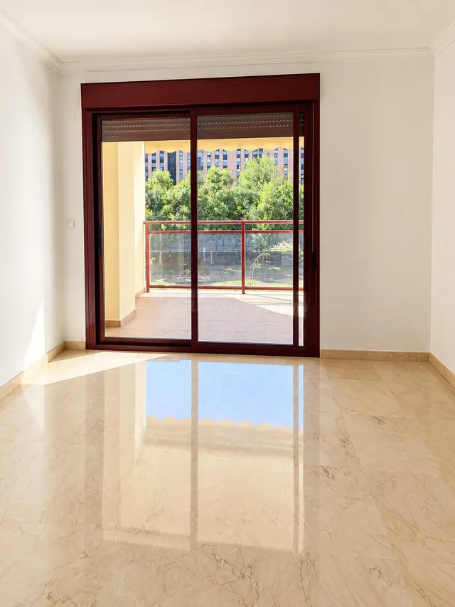 LUMINOSO PISO DE 2 habitaciones CON TERRAZA, PISCINA Y GARAJ - foto 5