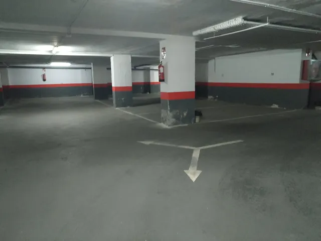 Soberbio piso en Avenida Ramón y Cajal — 29