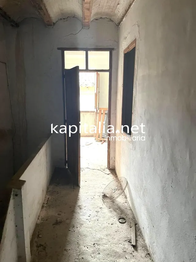 CASA A LA VENTA PARA REFORMAR EN BENISSUERA. - foto 5