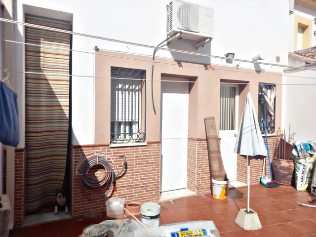 ¡ CASA PARA ENTRAR A VIVIR EN GUADALCAZAR ! — 27