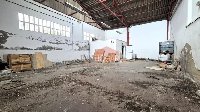 Nave industrial en las hervencias — 8