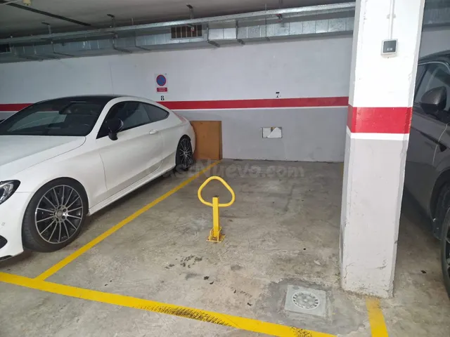 Plaza de parking y trastero en Avenida Pere Molas Salou - foto 4