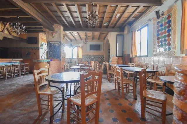 Restaurante totalmente instalado con licencia — 9