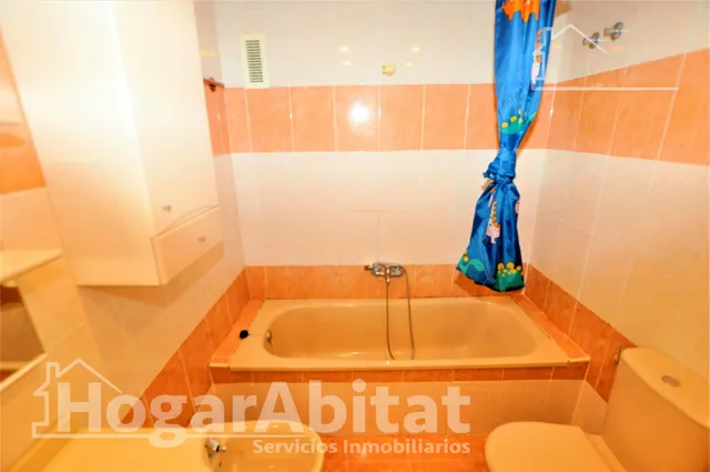 Amplitud y luminosidad para tu familia en este espacioso piso con ascensor y vistas despejadas — 19