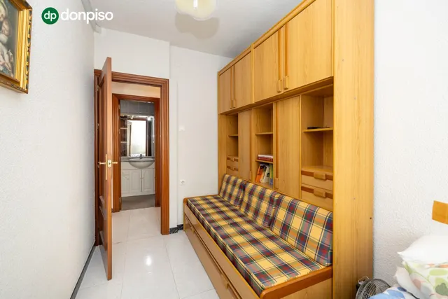 ✨ Piso de 3 dormitorios con terraza en el Zaidín – Espacio, comodidad y agradables vistas — 10