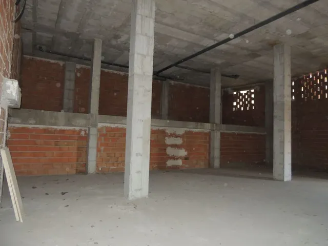 ++Local comercial en Molina de Segura zona El panderon, 1800 m. de superficie, propiedad de origen++ — 2