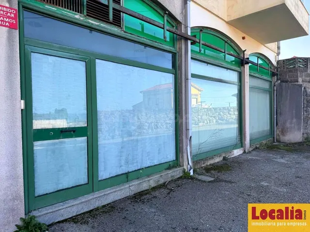 Venta de local comercial en Santander. — 2