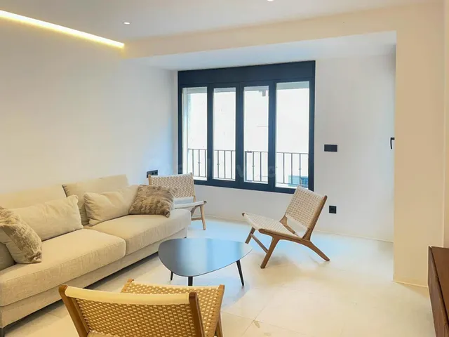 Piso totalmente reformado junto al Puerto de Alicante – Ubic