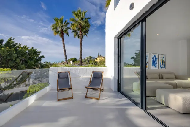 Exclusivo Ático Dúplex con Solárium y Jacuzzi Privado en la 