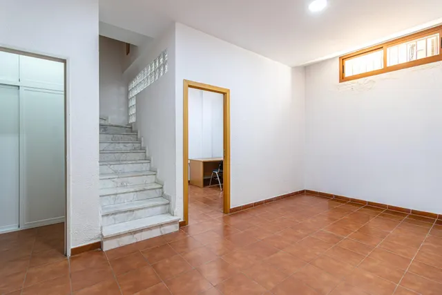 CASA ADOSADA EN LA CARTUJA CON SOTANO — 10