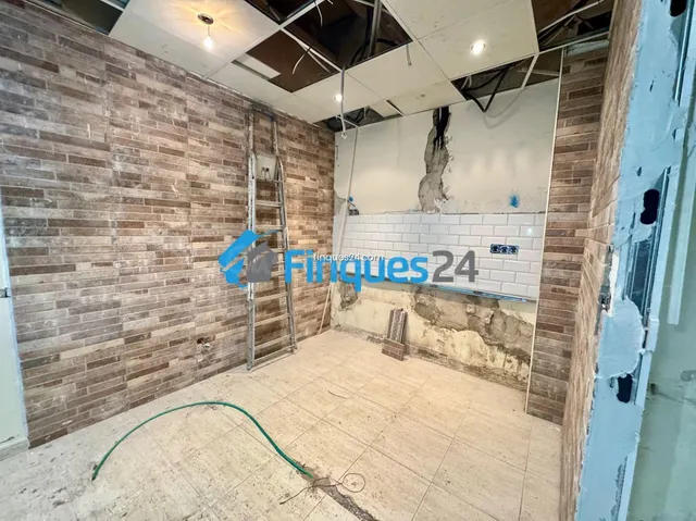 Local en venta – Carrer Magnet, Manresa (Centro) - foto 4
