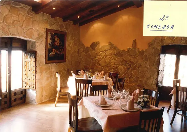 EXCLUSIVAS ROMERO, comercializa RESTAURANTE totalmente montado para funcionar en Ledrada — 11