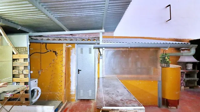 VIVIENDA UNIFAMILIAR O NEGOCIO HABITACIONAL — 32