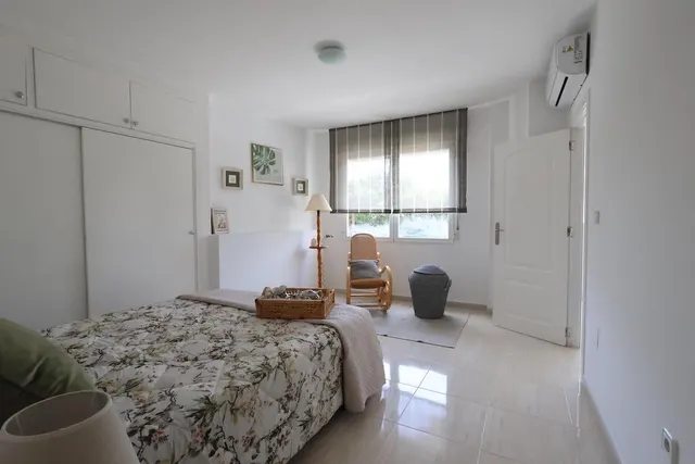 Torrevieja Avda de la Libertad, apartamento en planta 1ª frente al nuevo centro comercial del puerto — 17