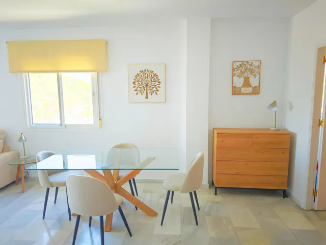 Piso situado en los Pacos con vistas al mar y a la montaña. — 11