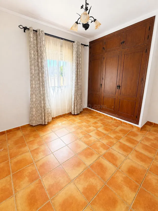 Chalet con encanto y amplios espacios en Pago del Humo — 24