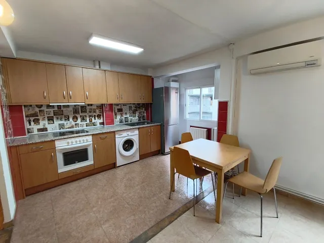 Piso de 53m2 útiles. Distribuido en dos dormitorios, salón, cocina y baño — 9