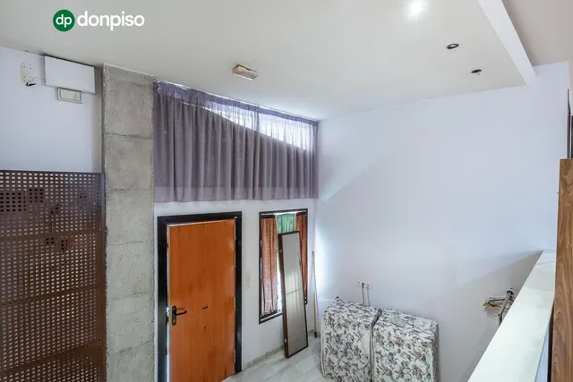 AMPLIA PLANTA BAJA JUNTO ARABIAL CON GARAJE — 15