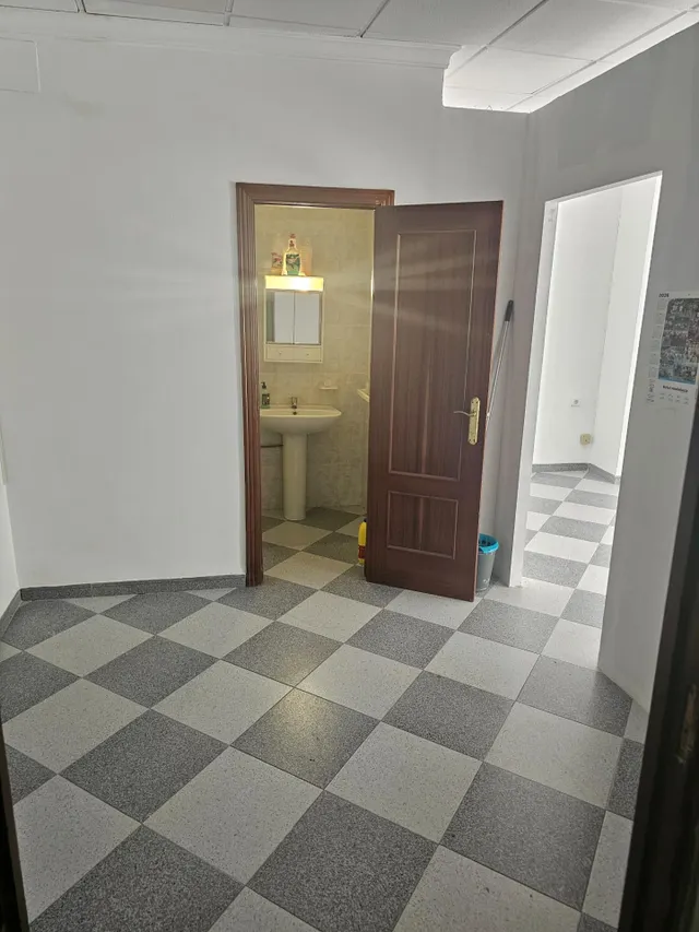 Local comercial 80m² en alquiler - Barrio La Concordia — 10
