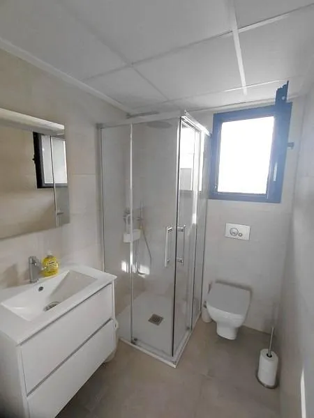 ALTO STANDING - Se vende bonita y amplia VILLA CON SOTANO Y PISCINA PRIVADA, 300 metros de parcela.- — 22