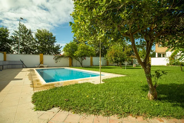 CHALET INDEPENDIENTE JUNTO AL VIEJO VIVERO EN BADAJOZ — 41