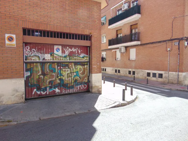 PLAZA DE GARAJE EN VENTA CALLE ALUSTANTE PROSPERIDAD — 10