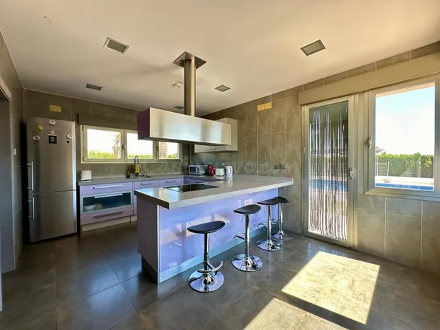 Villa 5 habitaciones 332m² en venta - Ayuntamiento — 5