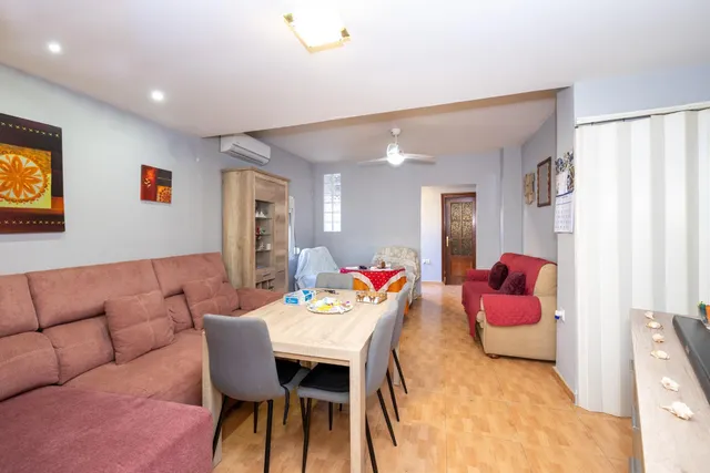 Casa con estupenda ubicación en Armilla. avenida de los ogíjares — 6