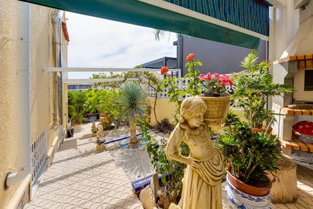 Venta de Villa Independiente con piscina Villamartín Orihuela Costa — 48