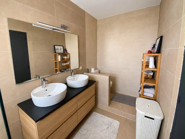 Casa pareada con jardín privado, dos terrazas y amplio garaje en Calafell — 22