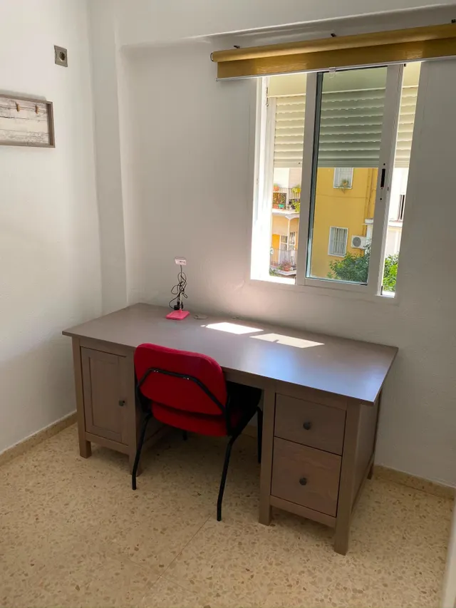SE ALQUILA HABITACIÓN A ESTUDIANTE — 14